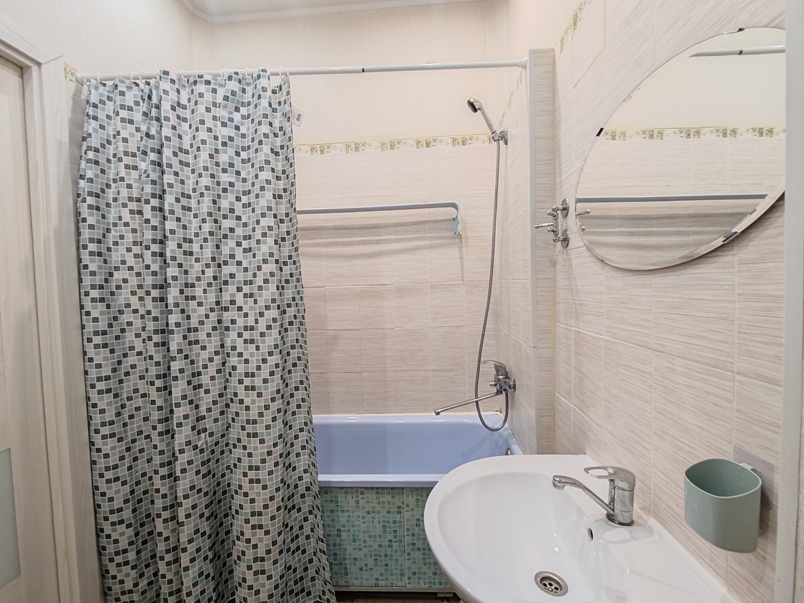 2-к. квартира, 60 м², 3/5 эт.